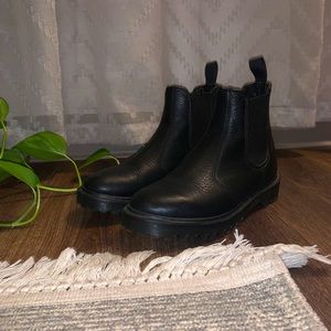 Dr. Martens | Black 2976 Mono Chelsea Boots |